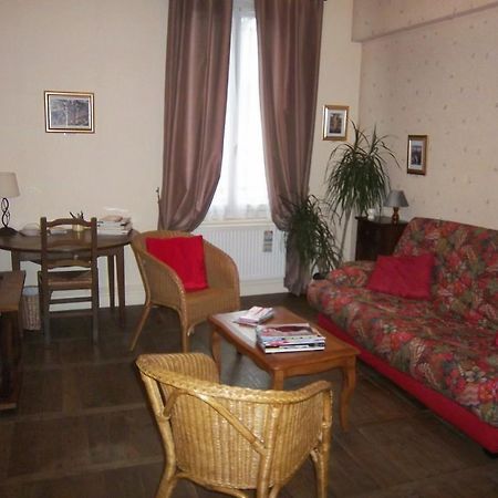 Le Relais De Marbot Apartman Bar-le-Duc Kültér fotó