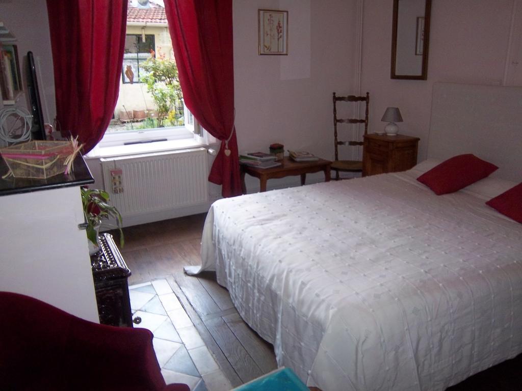 Le Relais De Marbot Apartman Bar-le-Duc Szoba fotó
